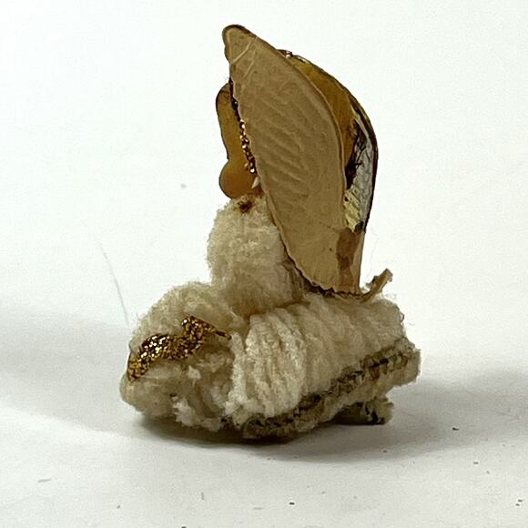 Vintage Yarn Angel Ornament Handmade Felt Wings Gold Trim 2" Christmas Decor - Picture 2 of 7